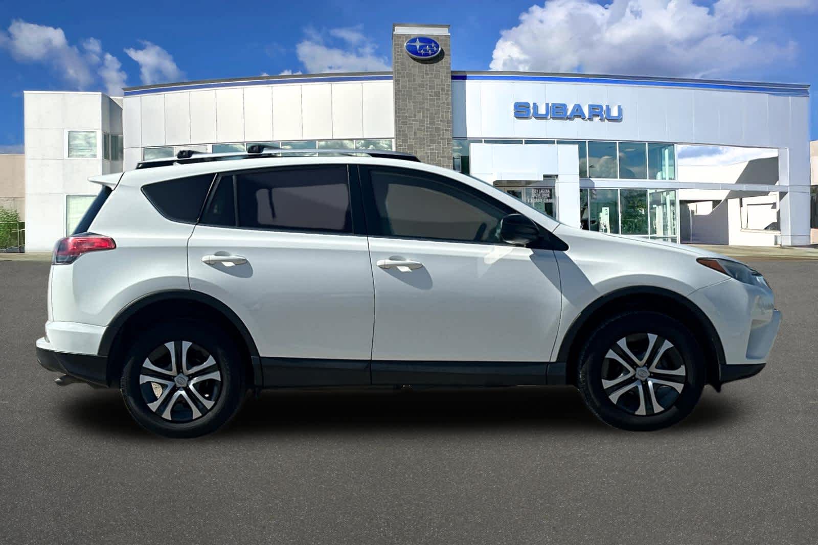 Thumbnail: 2016 Toyota RAV4 - 6