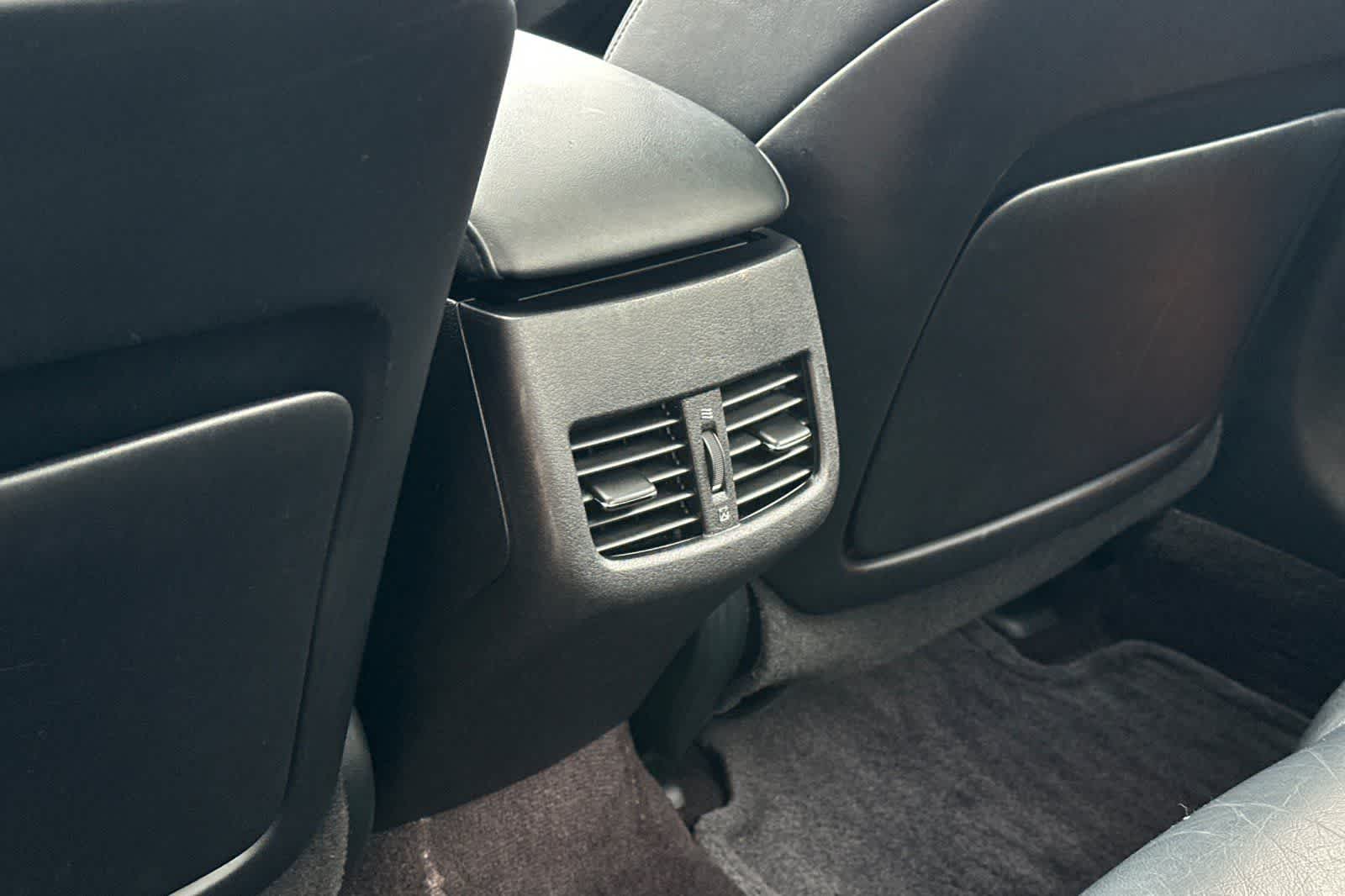 Thumbnail: 2010 Lexus ES - 15