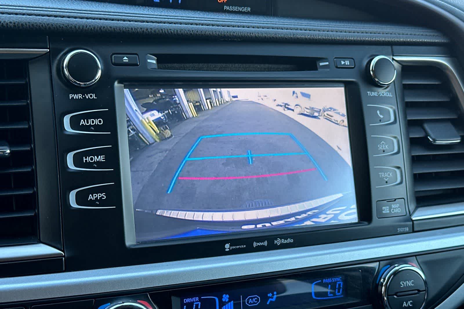 Thumbnail: 2016 Toyota Highlander - 22