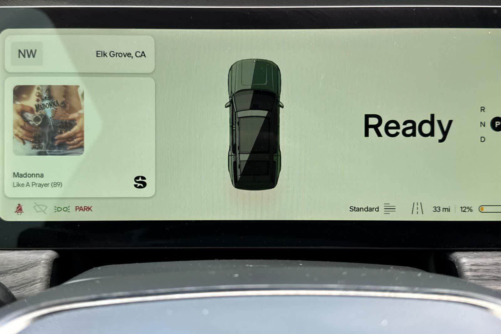 Thumbnail: 2023 Rivian R1S - 29