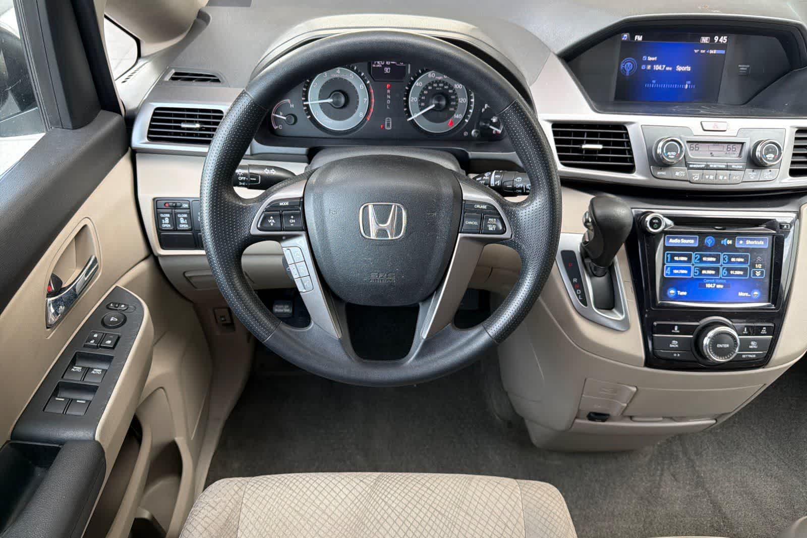 Thumbnail: 2015 Honda Odyssey - 14