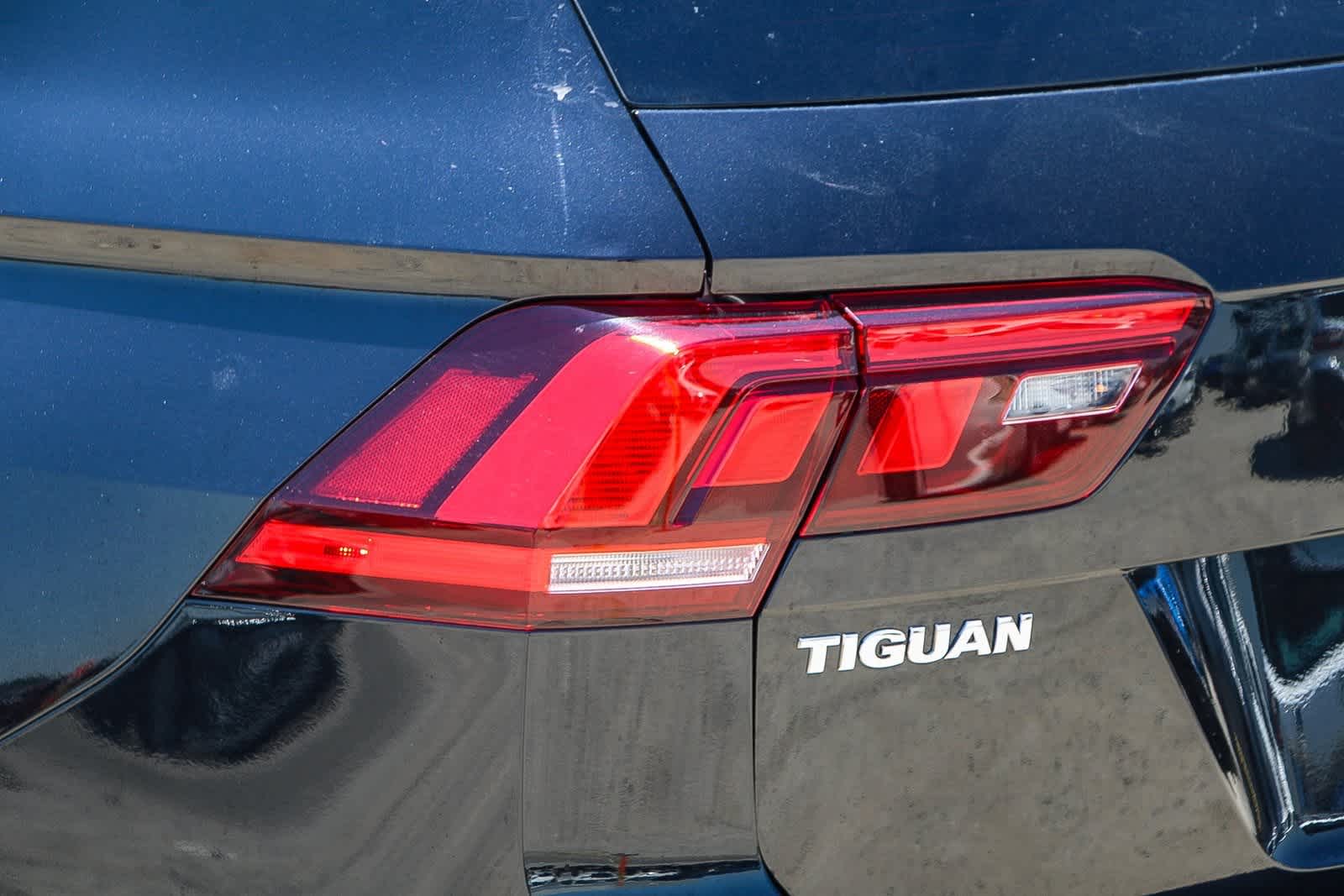 Thumbnail: 2021 Volkswagen Tiguan - 10
