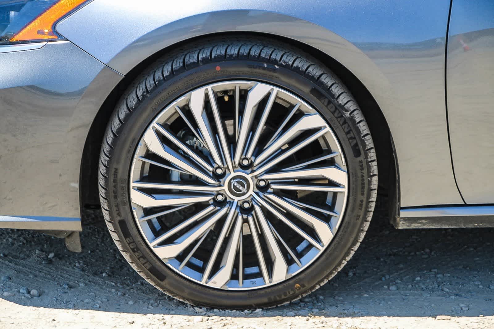 2023 Nissan Altima SL 9