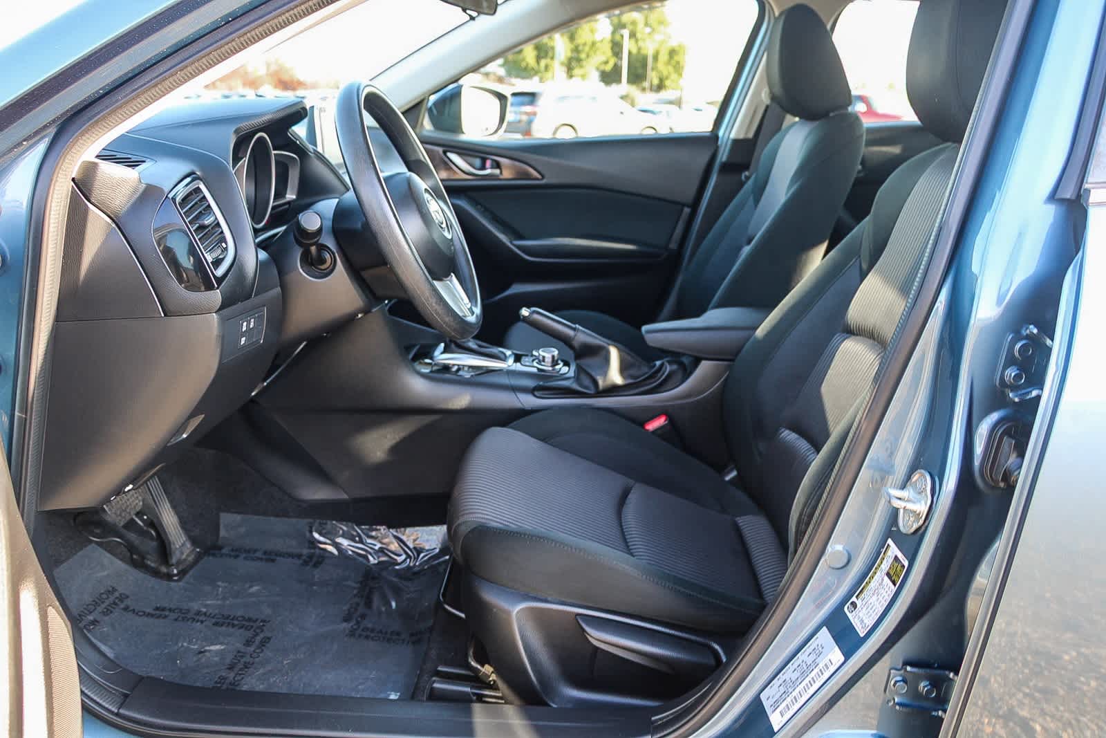 Thumbnail: 2016 Mazda Mazda3 - 17