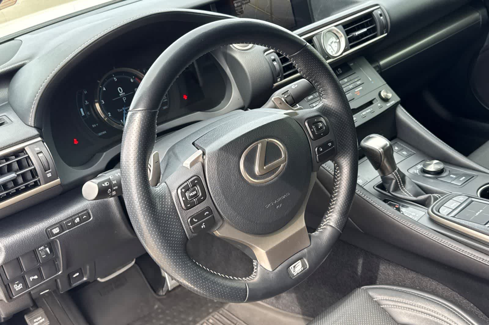 Thumbnail: 2017 Lexus RC - 14