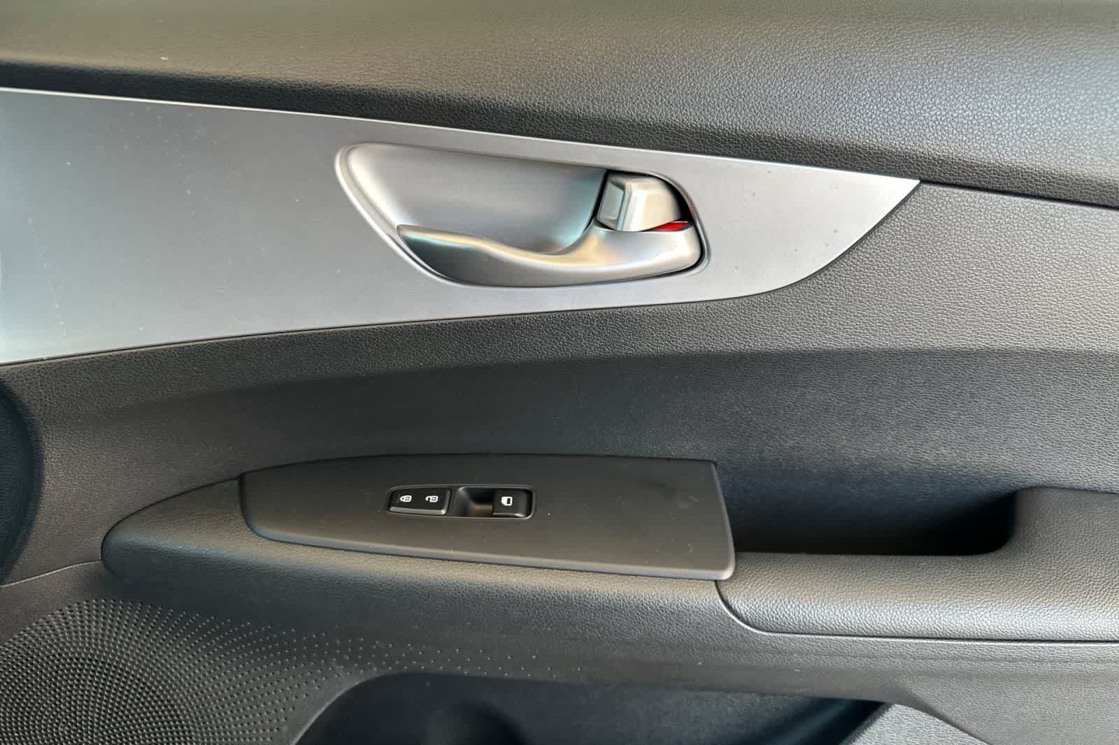 Thumbnail: 2023 Kia Forte - 16