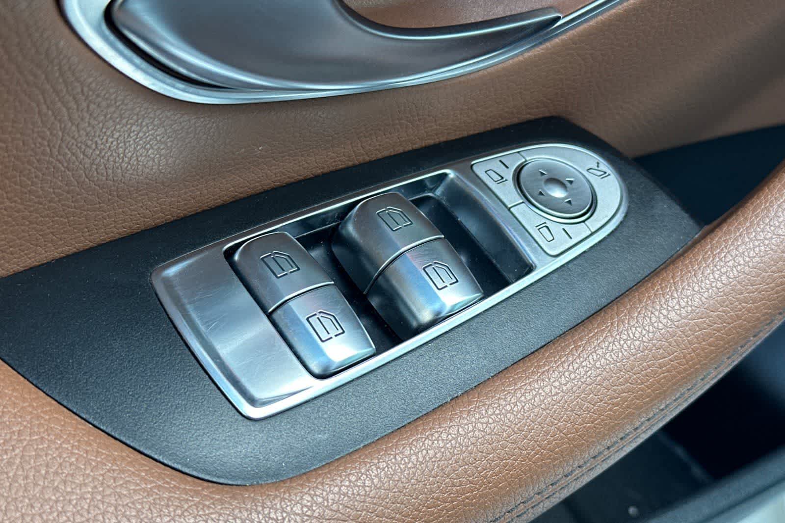 Thumbnail: 2019 Mercedes-Benz E-Class - 13