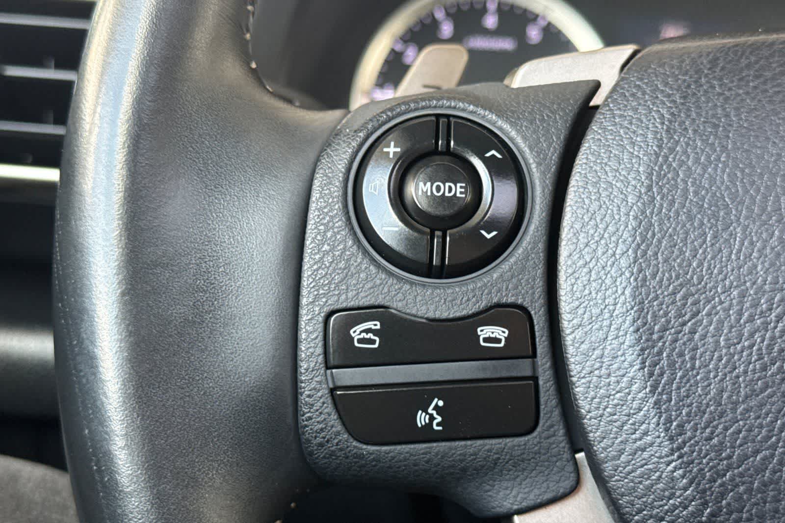 Thumbnail: 2014 Lexus IS - 25