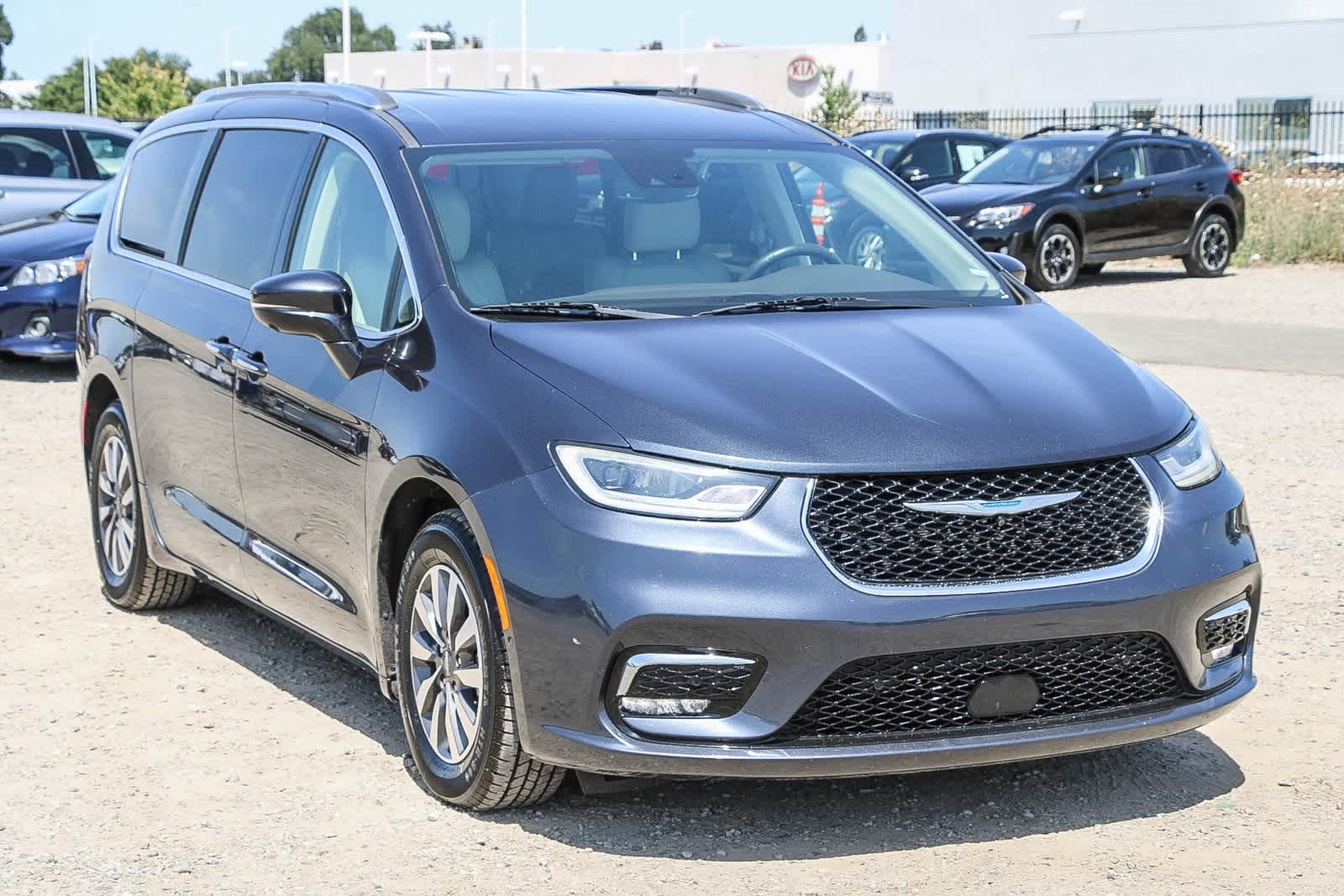 Thumbnail: 2021 Chrysler Pacifica - 5