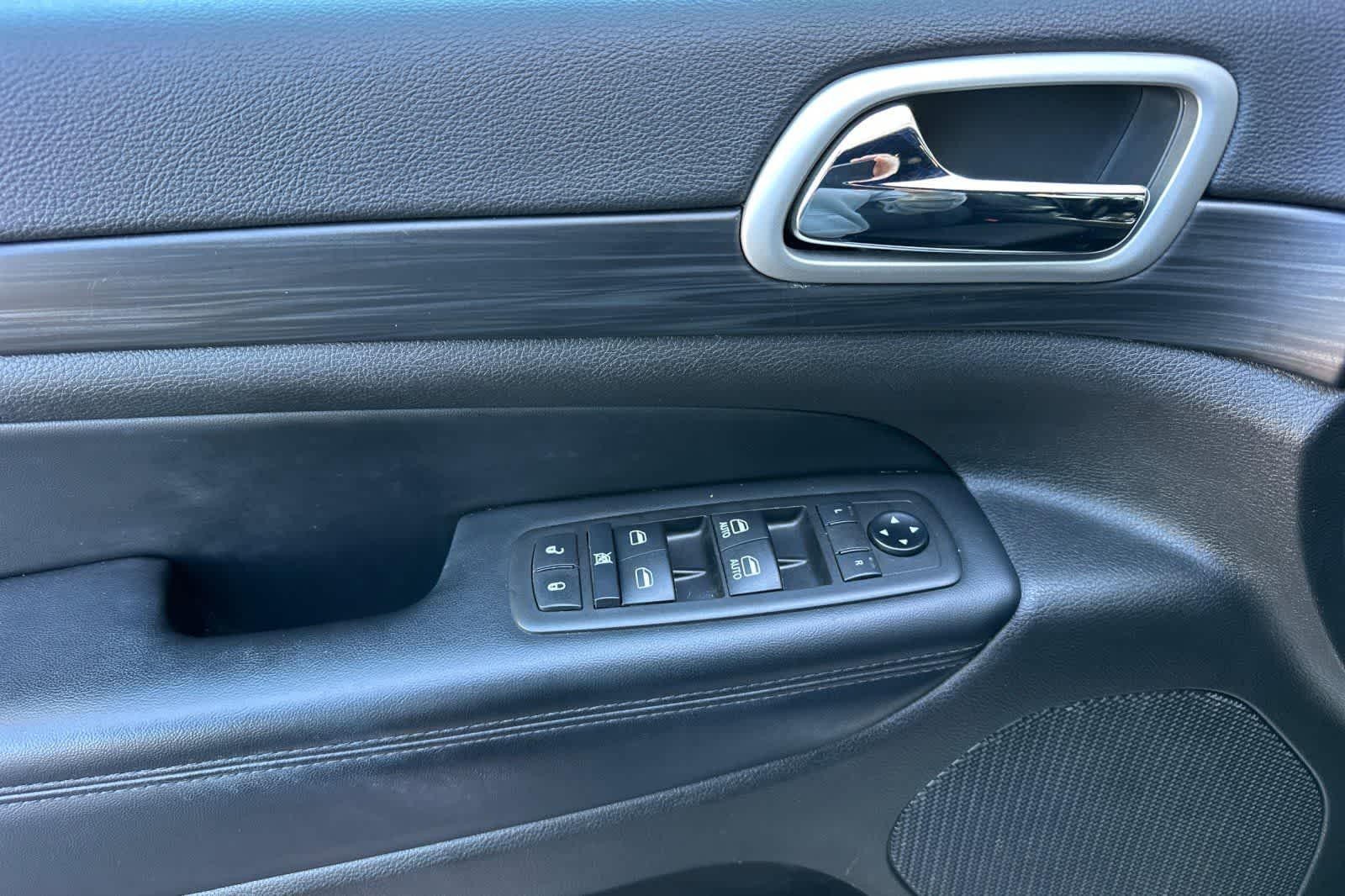 Thumbnail: 2021 Jeep Grand Cherokee - 12