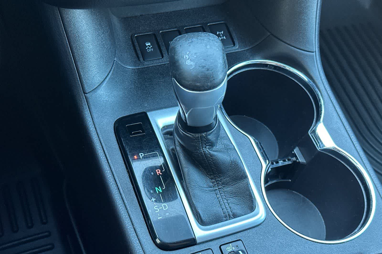 Thumbnail: 2016 Toyota Highlander - 24