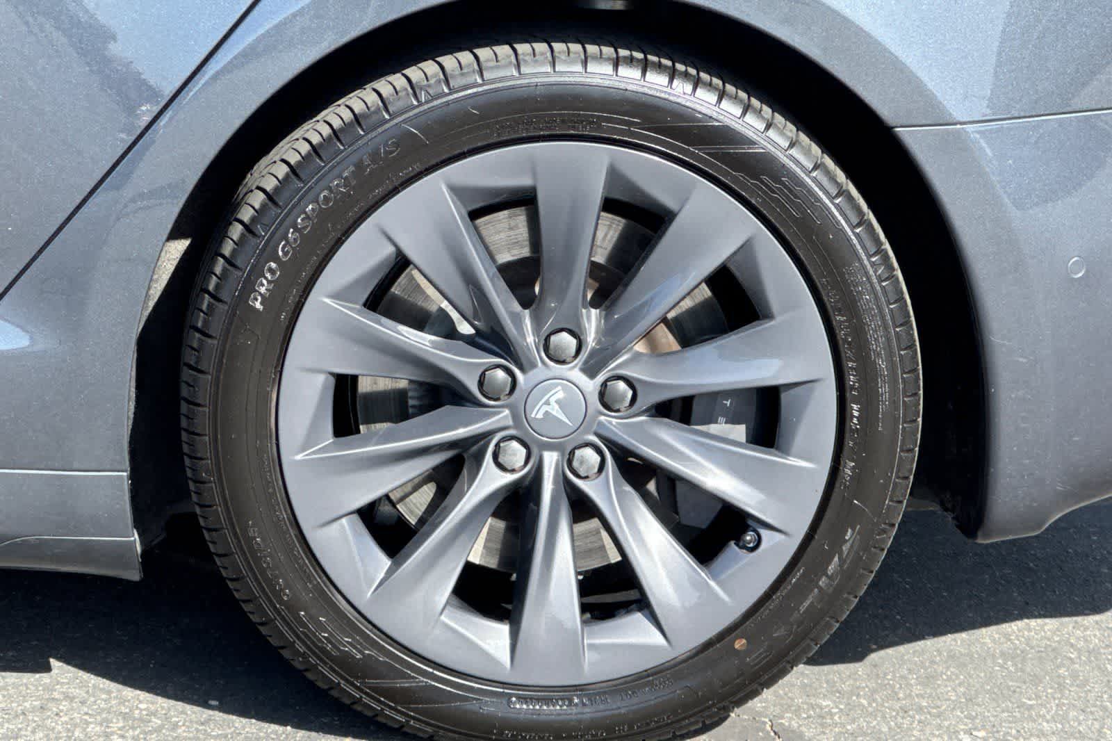 Thumbnail: 2018 Tesla Model S - 29