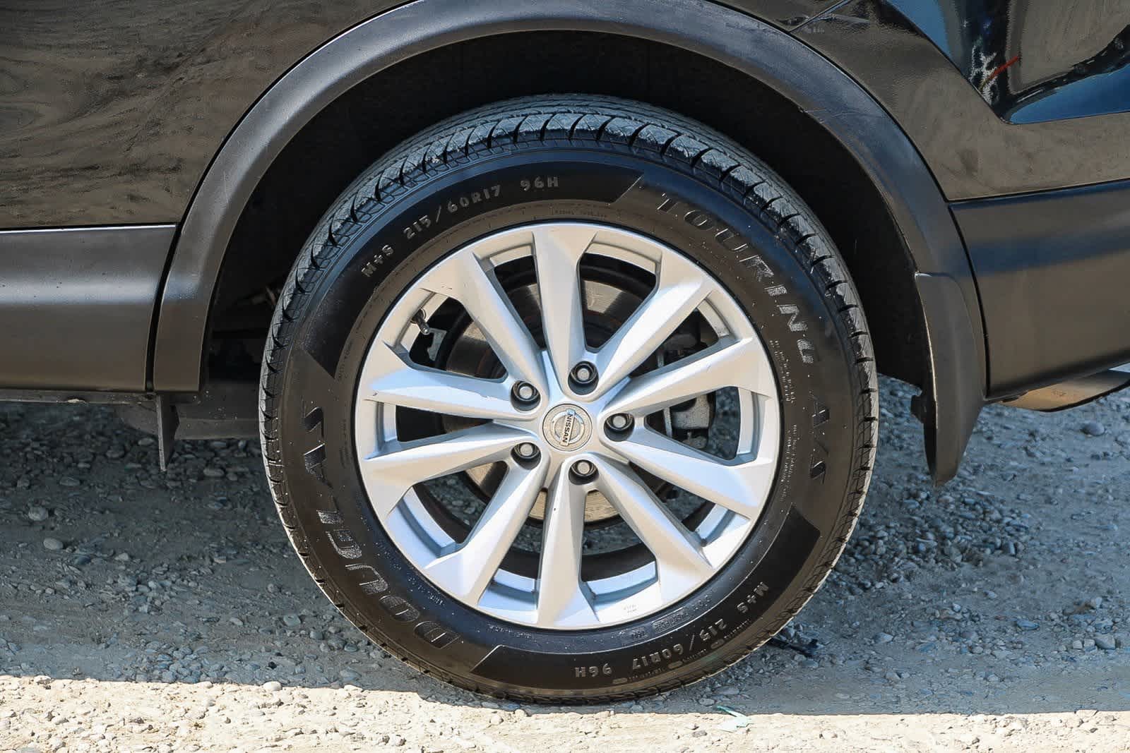 Thumbnail: 2018 Nissan Rogue Sport - 10