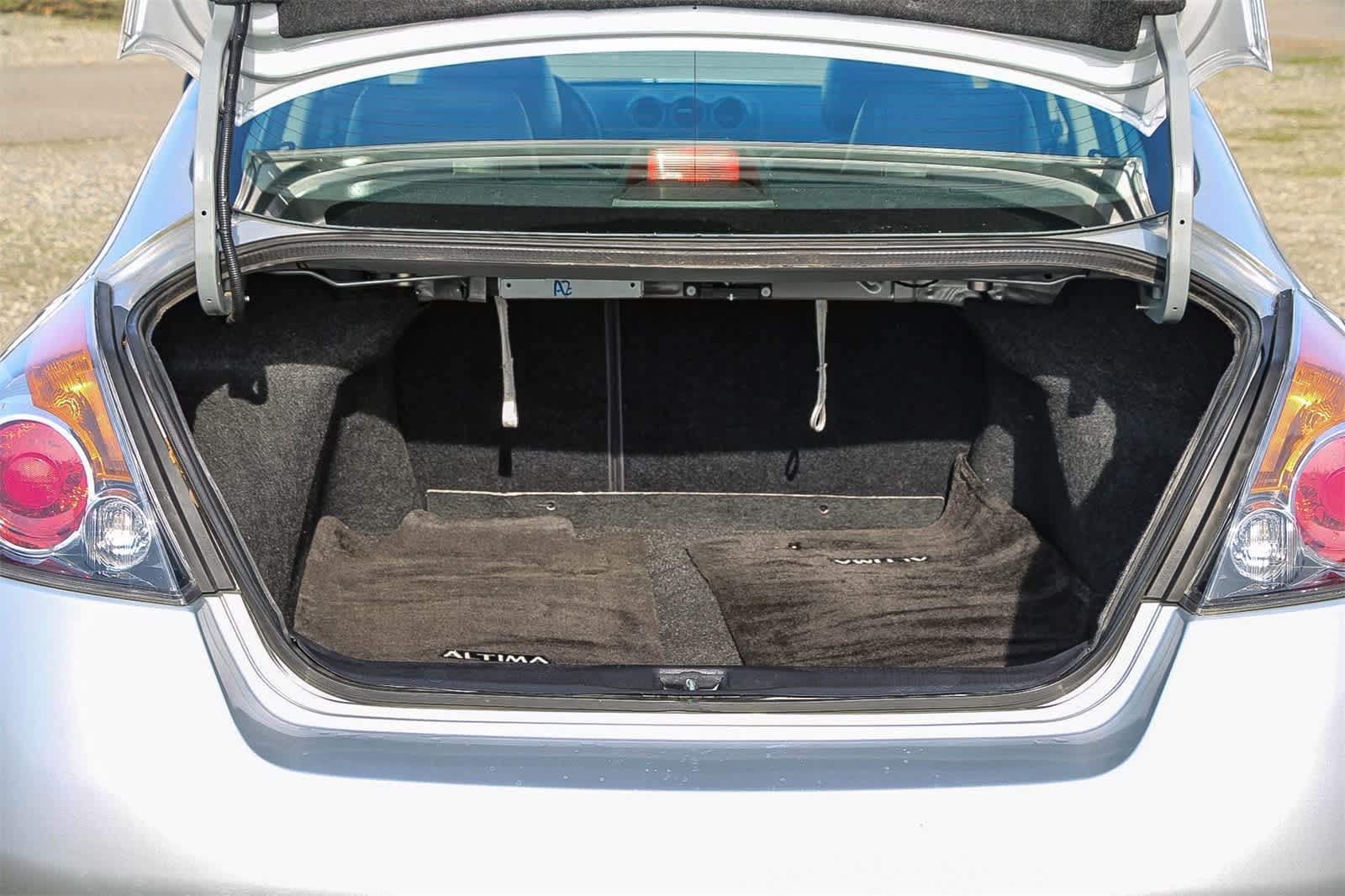 Thumbnail: 2012 Nissan Altima - 19