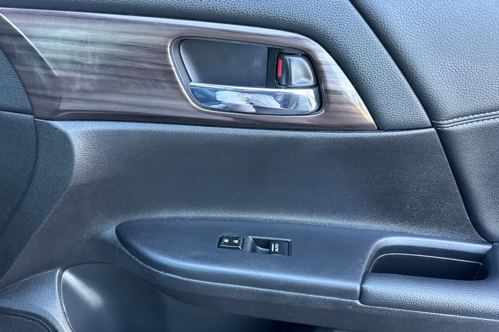 Thumbnail: 2016 Honda Accord - 18