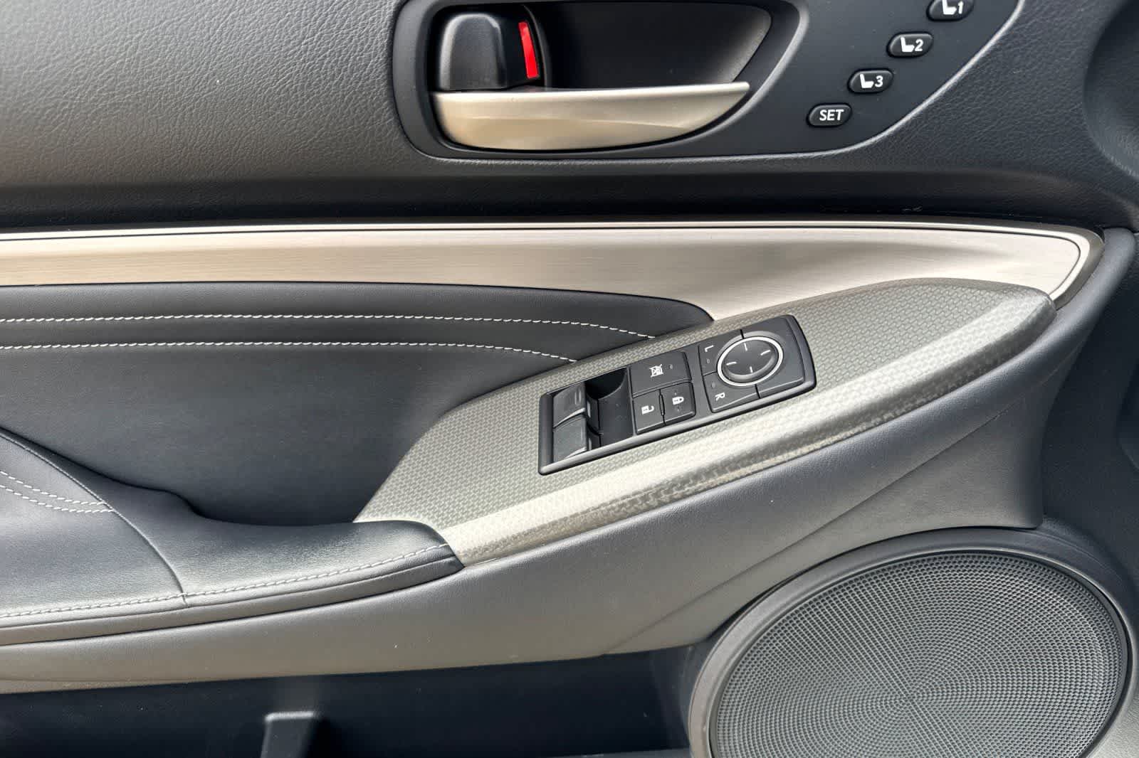 Thumbnail: 2017 Lexus RC - 12