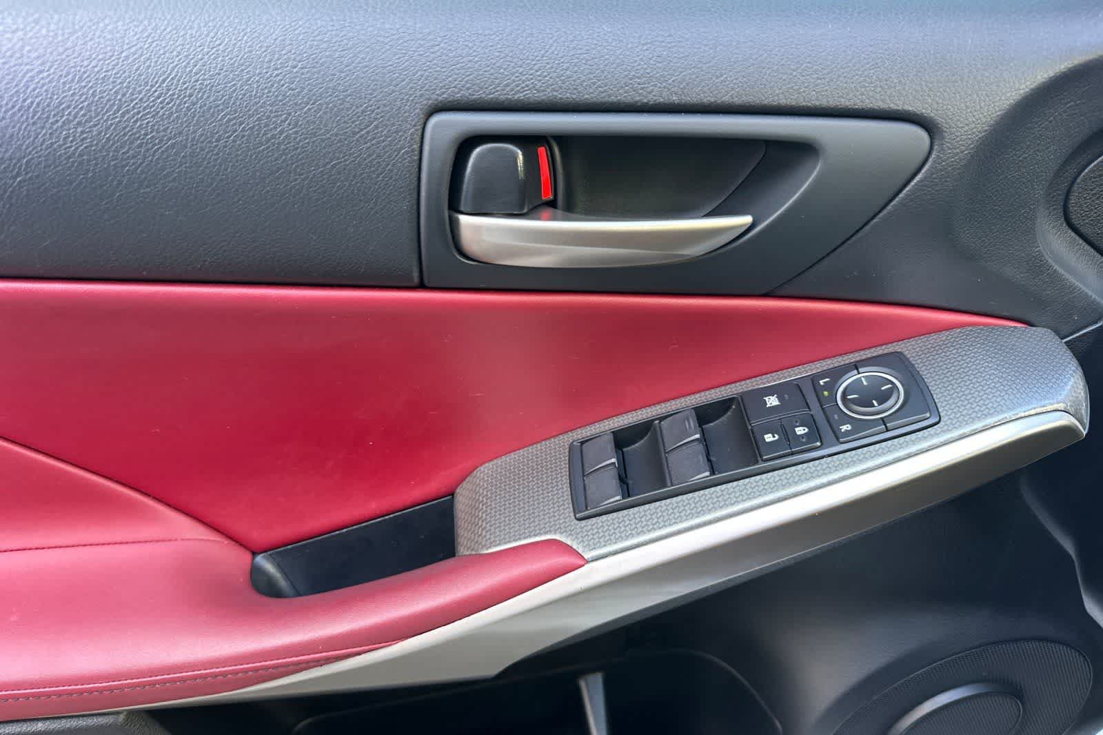 Thumbnail: 2017 Lexus IS - 12