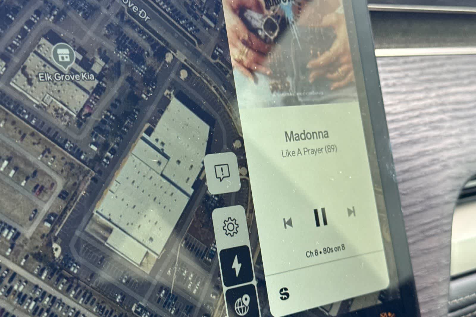 Thumbnail: 2023 Rivian R1S - 21