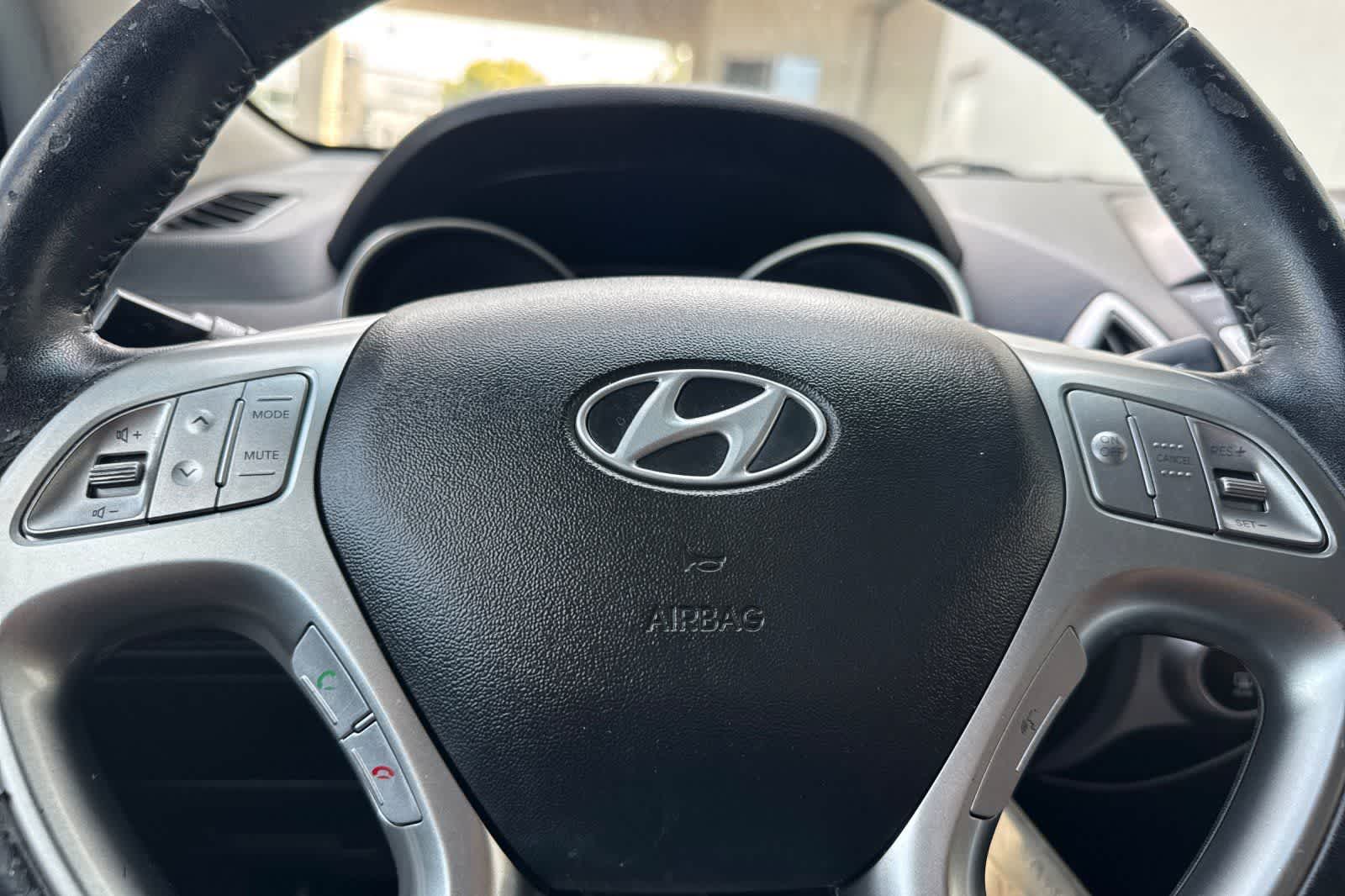 Thumbnail: 2012 Hyundai Tucson - 24