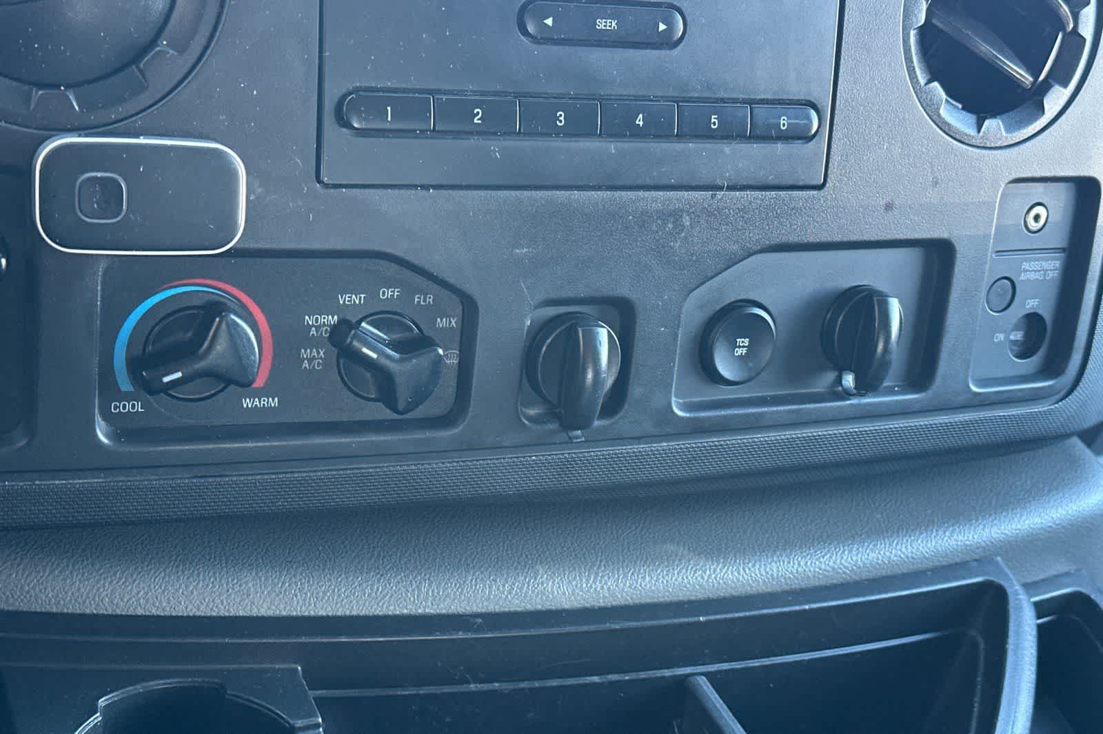 Thumbnail: 2014 Ford Econoline - 21