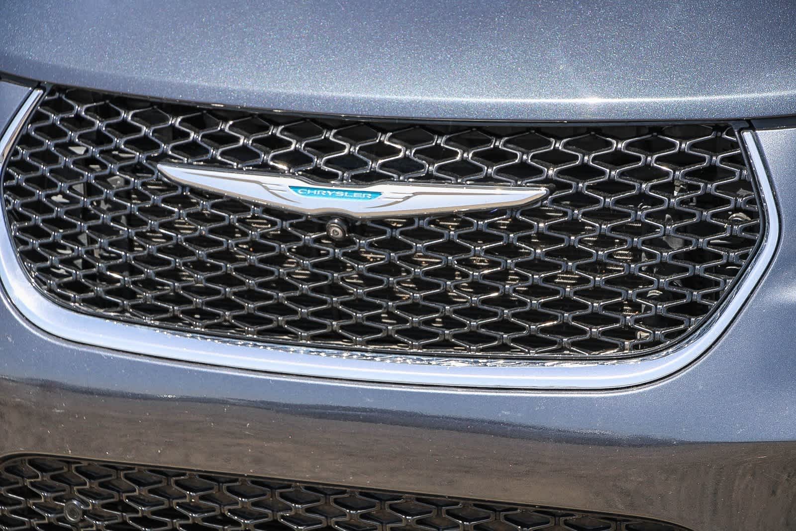 Thumbnail: 2021 Chrysler Pacifica - 8