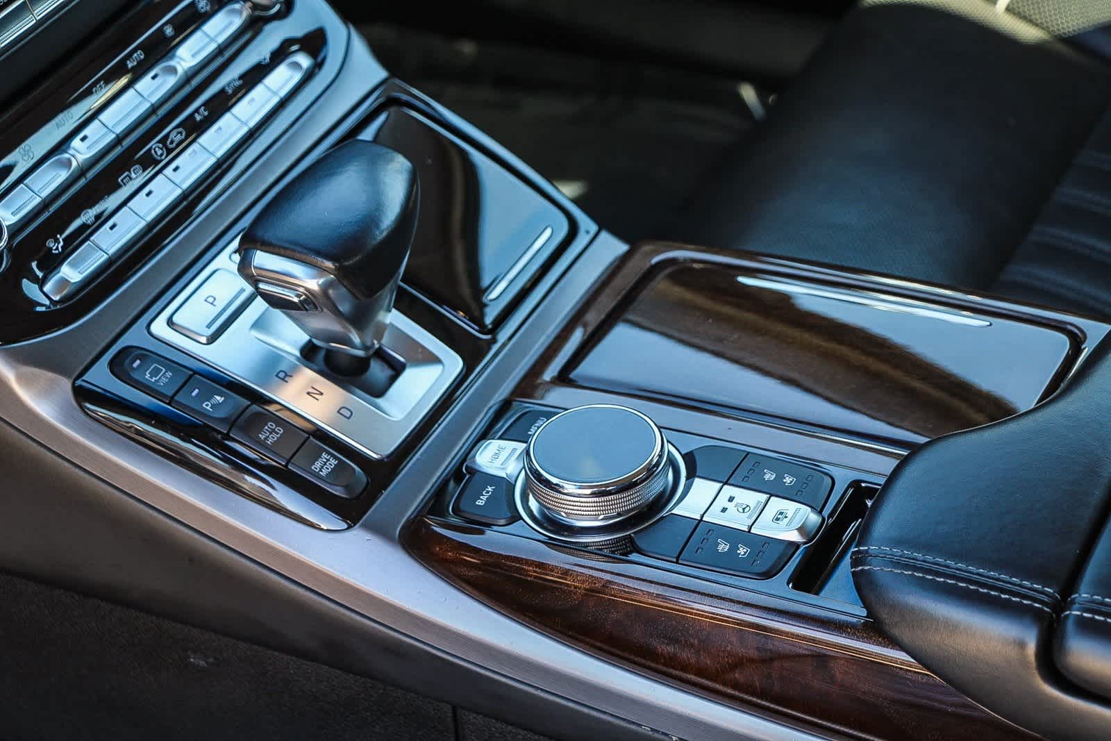 Thumbnail: 2019 Genesis G90 - 25