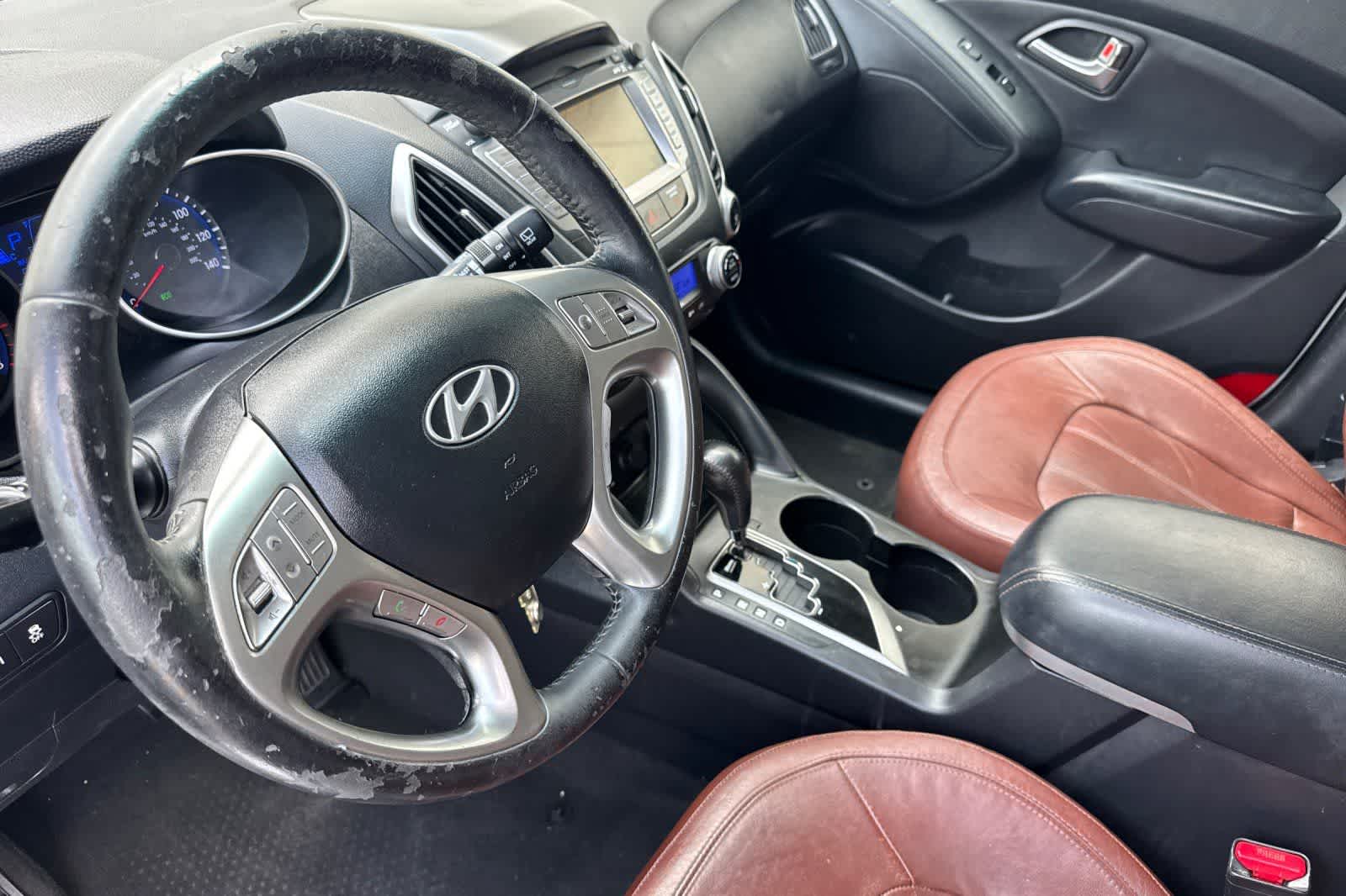 Thumbnail: 2012 Hyundai Tucson - 11