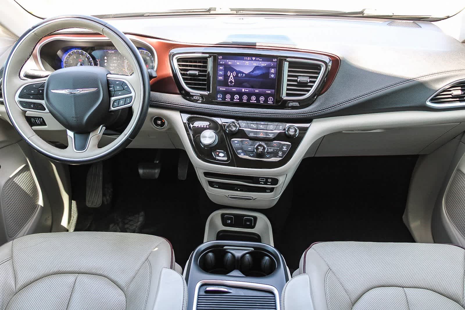Thumbnail: 2018 Chrysler Pacifica - 12
