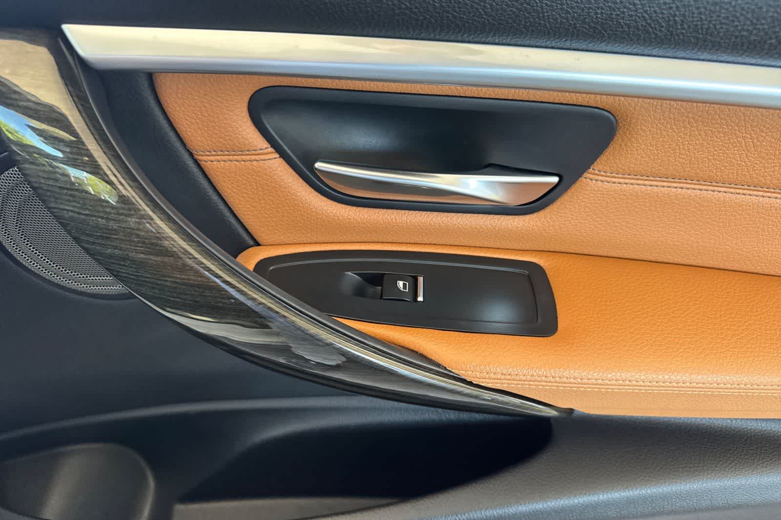 Thumbnail: 2018 BMW 3 Series - 18