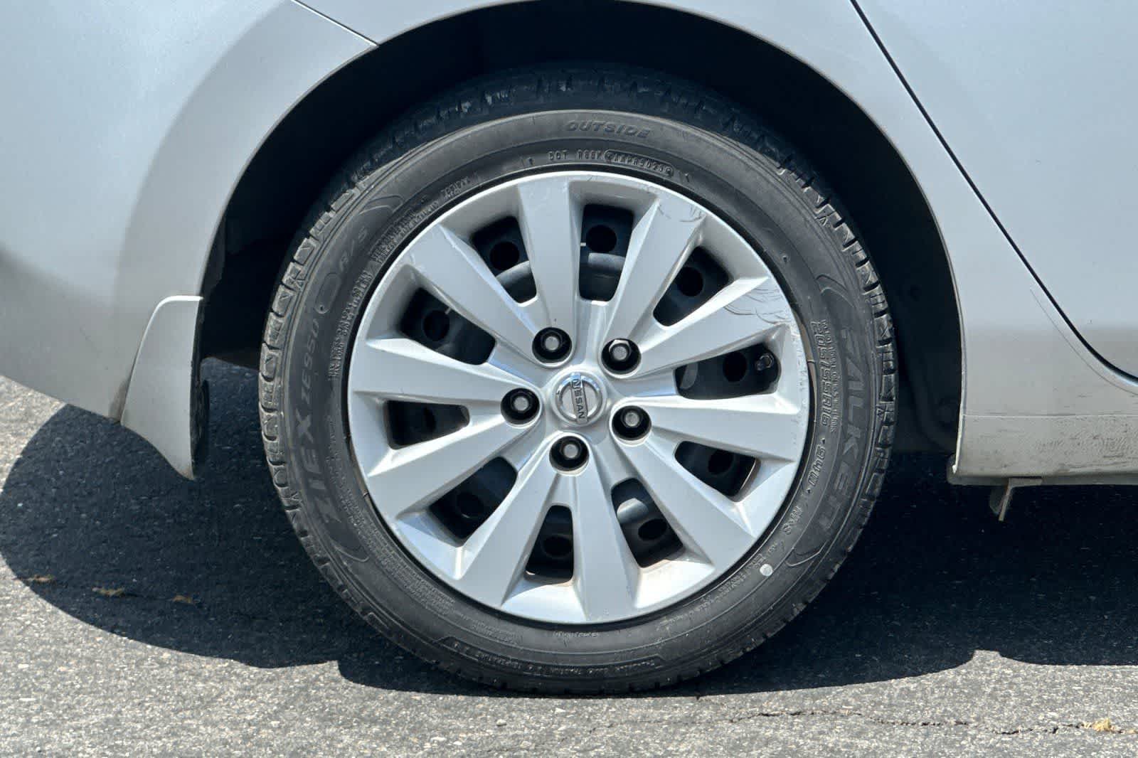 Thumbnail: 2015 Nissan Leaf - 29