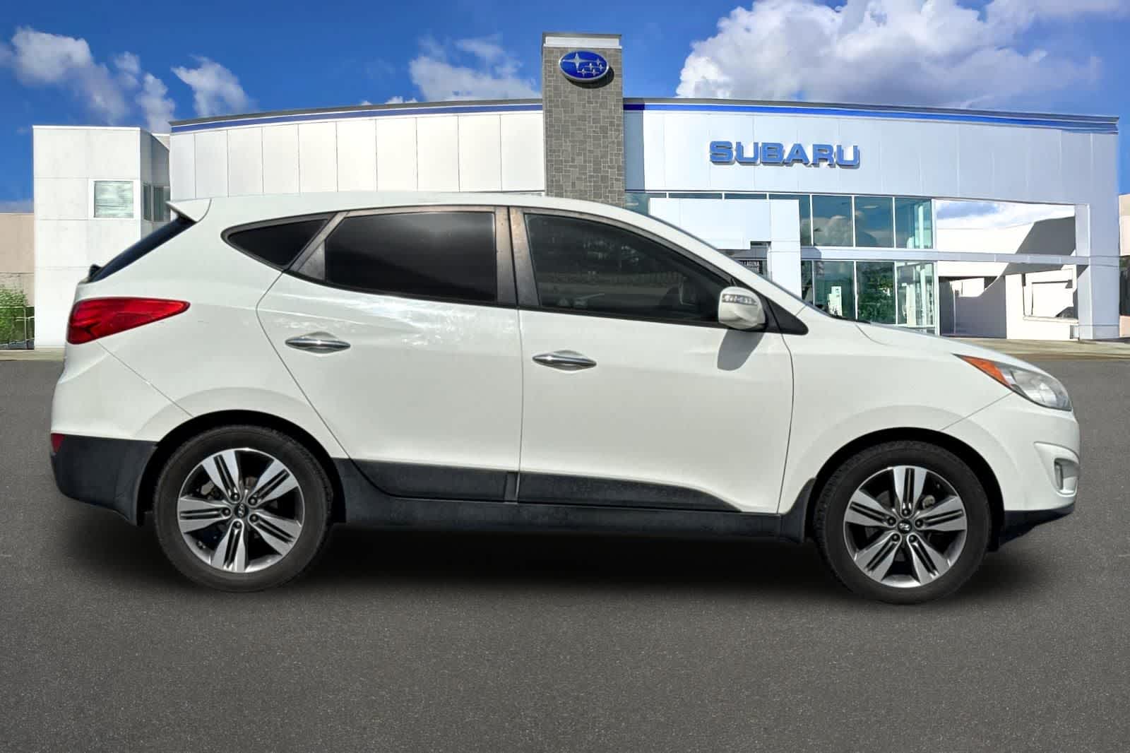 Thumbnail: 2012 Hyundai Tucson - 6