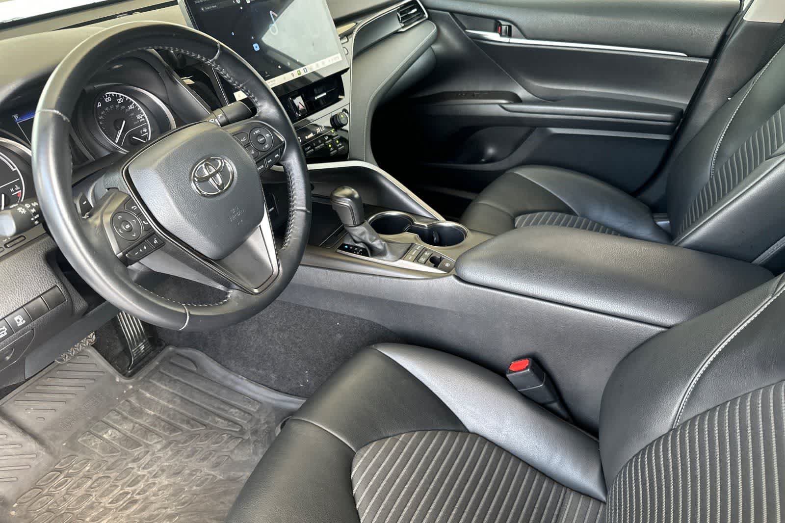 Thumbnail: 2022 Toyota Camry - 11