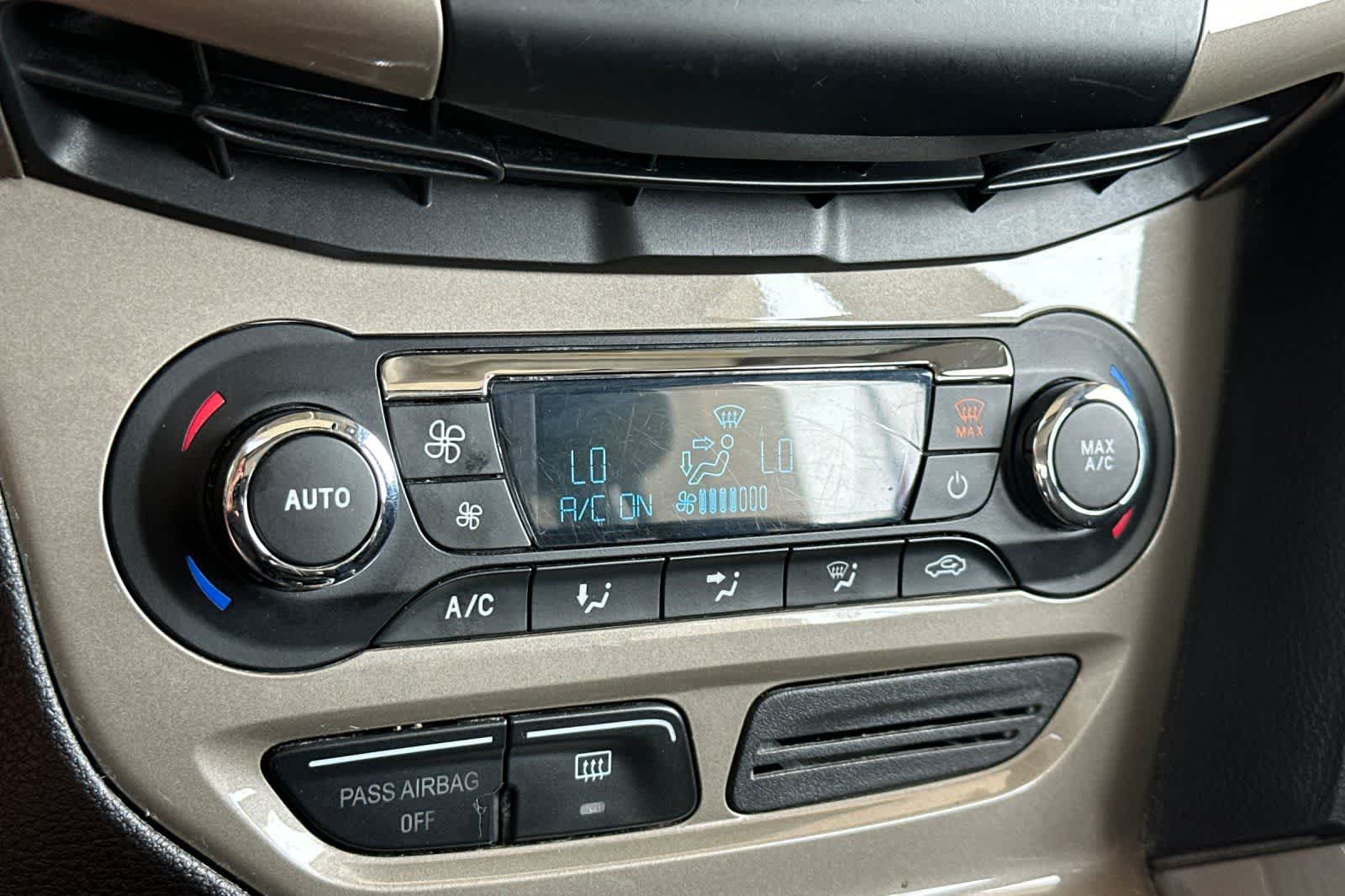 Thumbnail: 2012 Ford Focus - 20