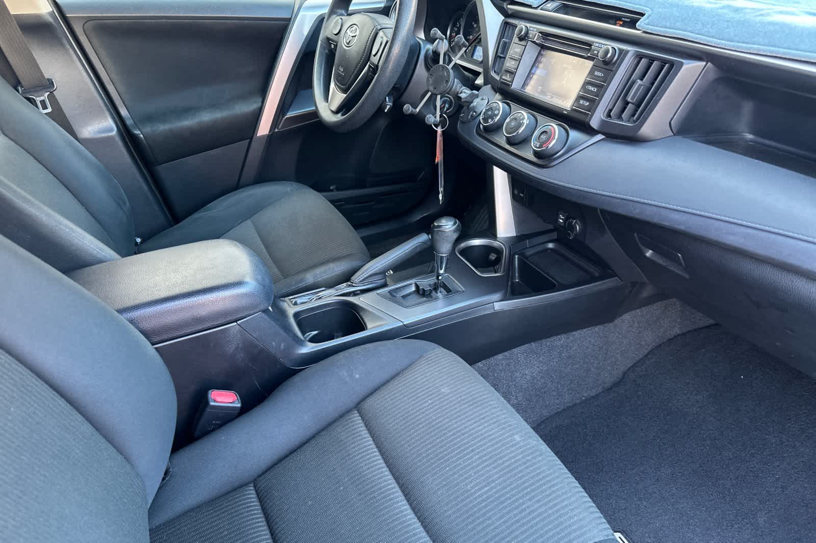 Thumbnail: 2016 Toyota RAV4 - 17