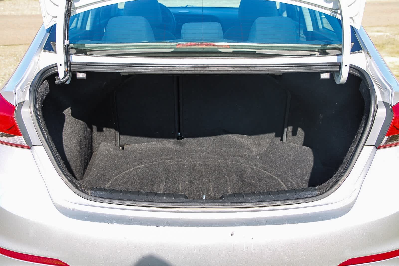 Thumbnail: 2017 Hyundai Elantra - 25