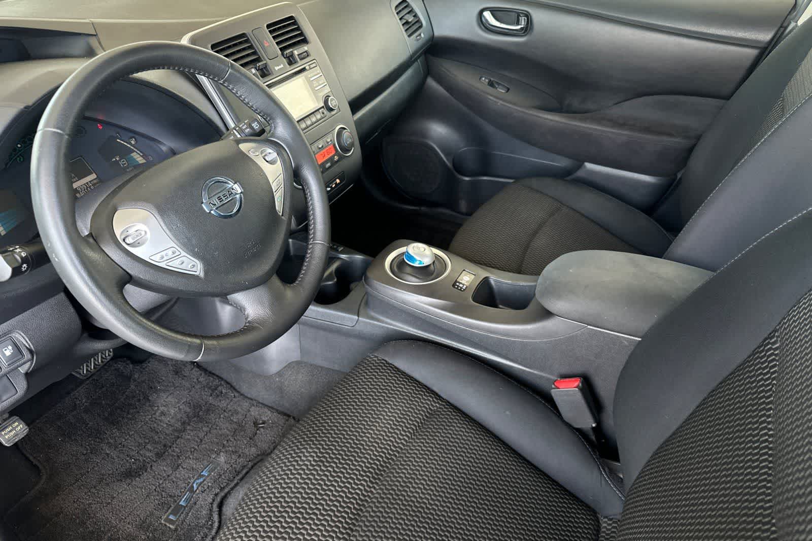 Thumbnail: 2015 Nissan Leaf - 11