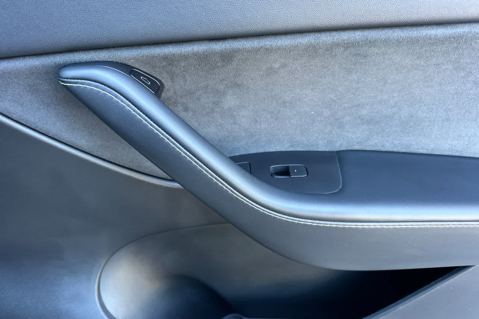 Thumbnail: 2022 Tesla Model Y - 19