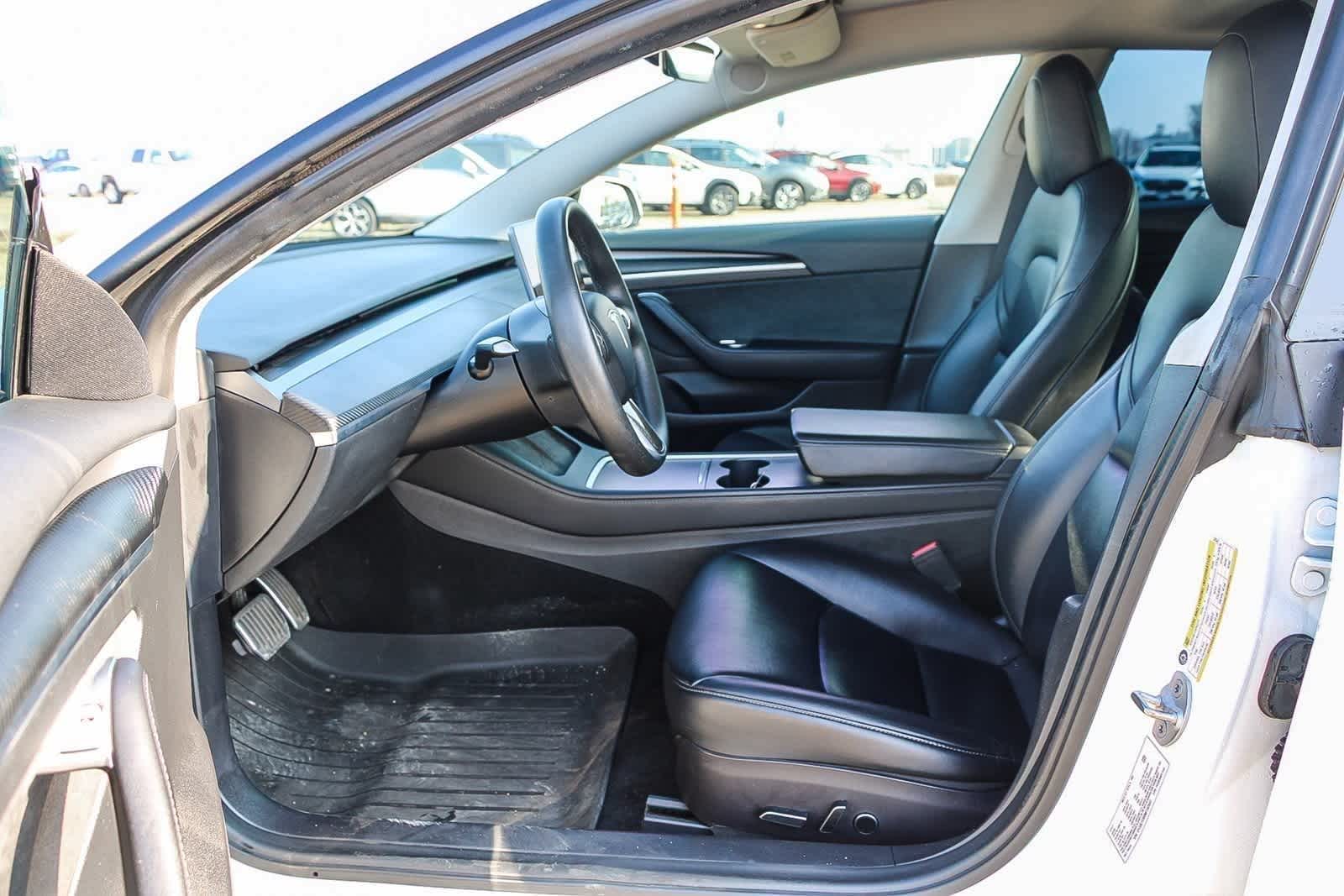 Thumbnail: 2022 Tesla Model 3 - 4