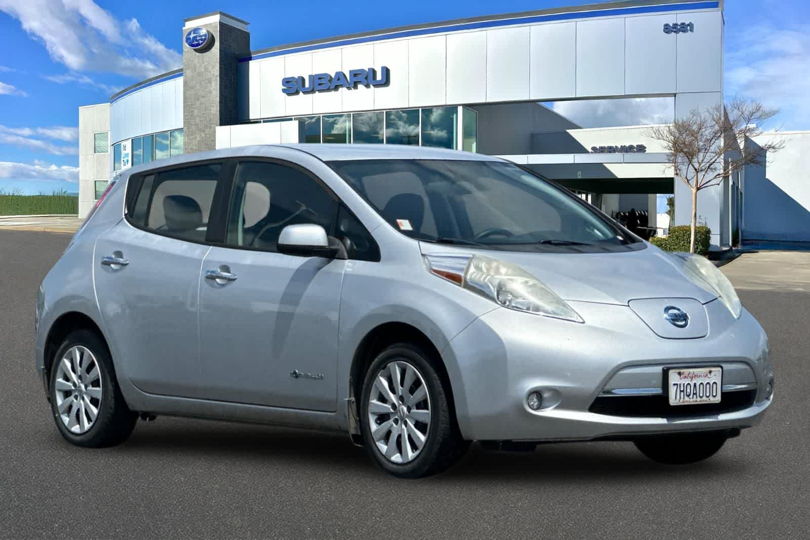 Thumbnail: 2015 Nissan Leaf - 5