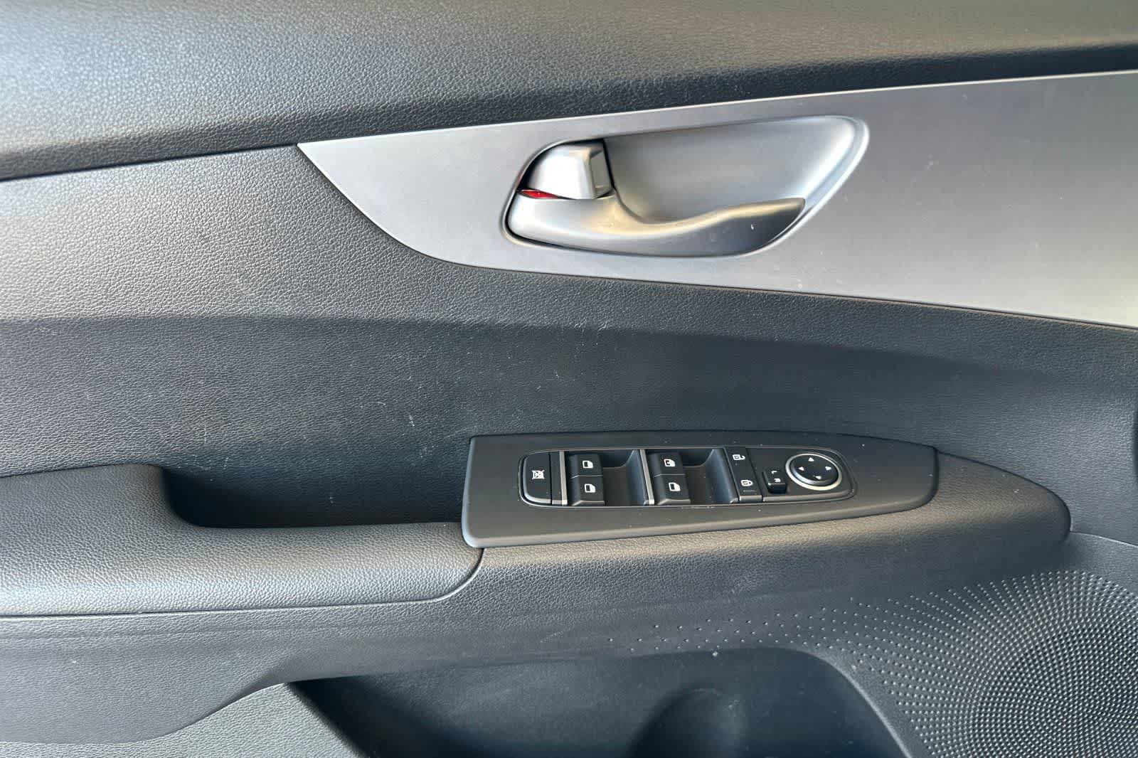 Thumbnail: 2023 Kia Forte - 11