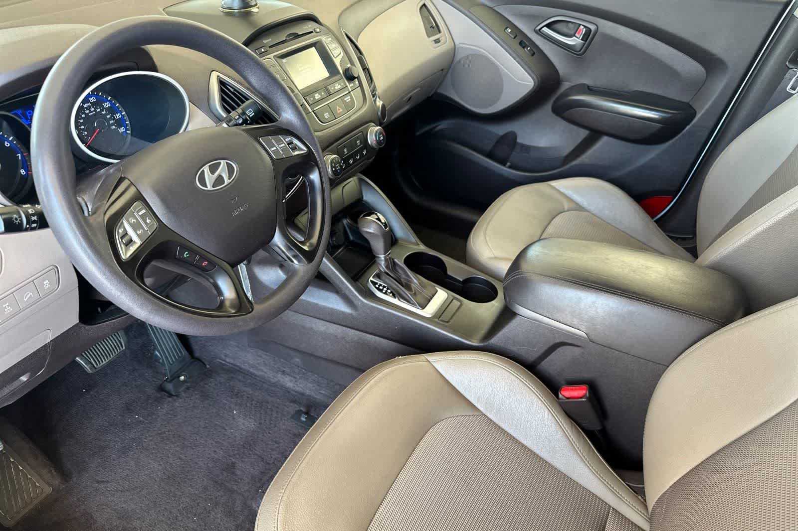 Thumbnail: 2015 Hyundai Tucson - 11