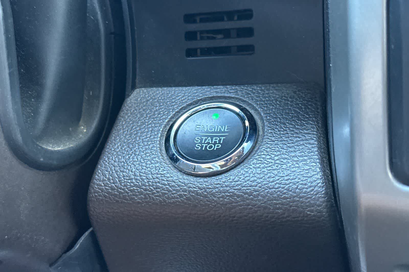 Thumbnail: 2017 Ford Econoline - 24