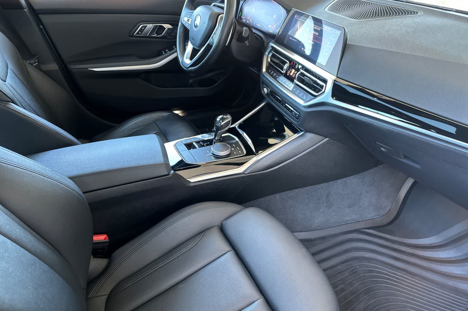 Thumbnail: 2019 BMW 3 Series - 16