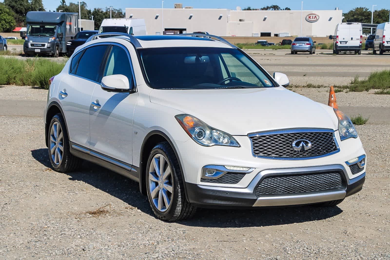 Thumbnail: 2017 INFINITI QX50 - 5