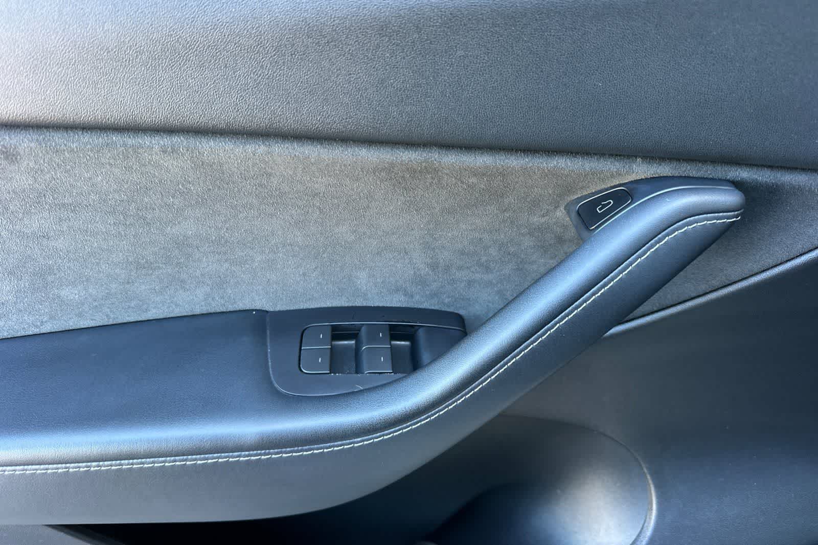 Thumbnail: 2022 Tesla Model Y - 12