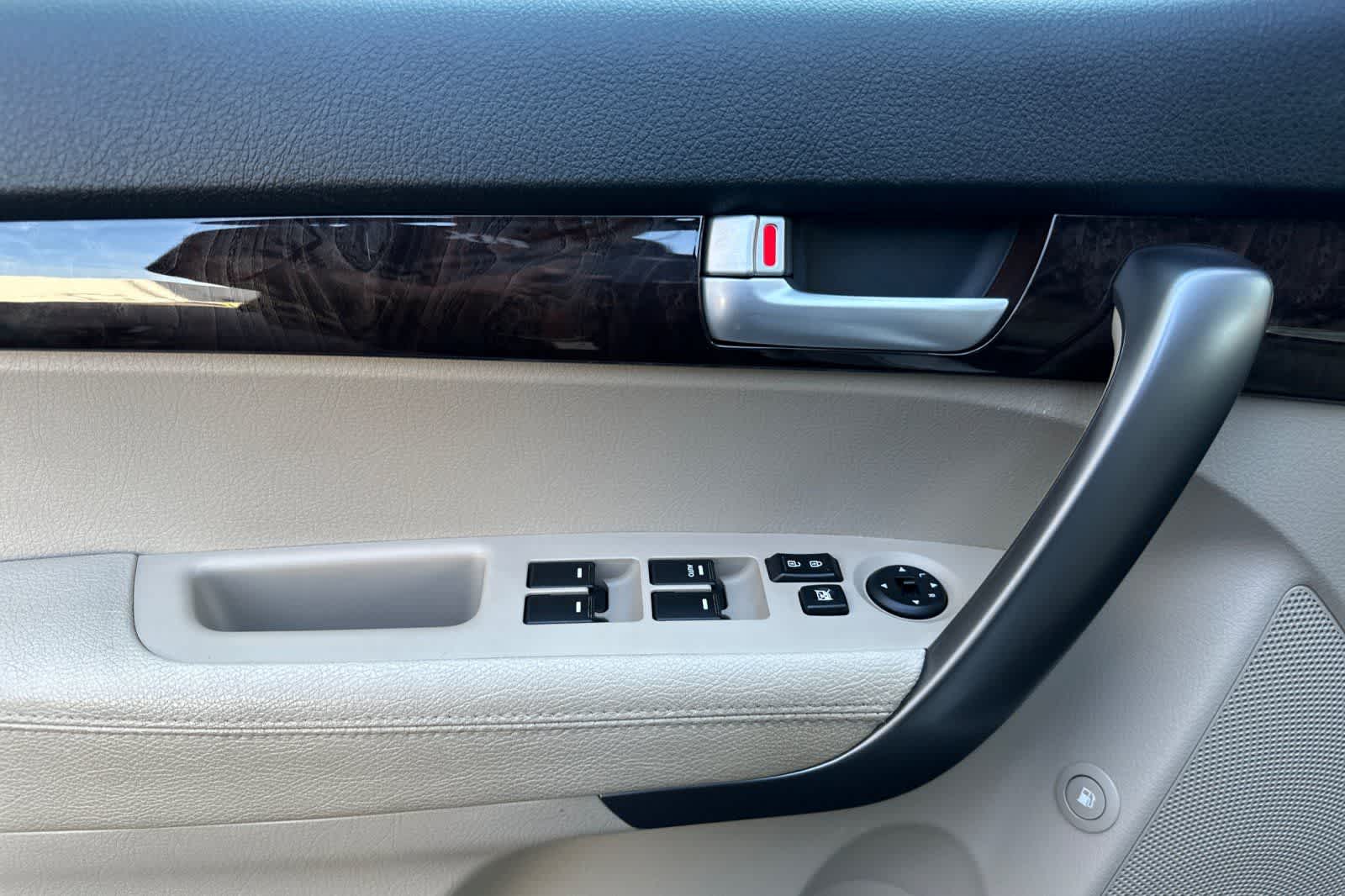 Thumbnail: 2015 Kia Sorento - 2