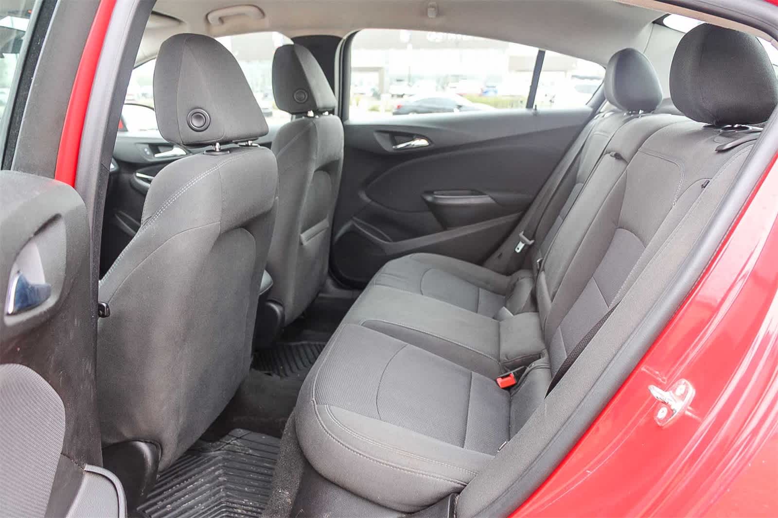 Thumbnail: 2018 Chevrolet Cruze - 17