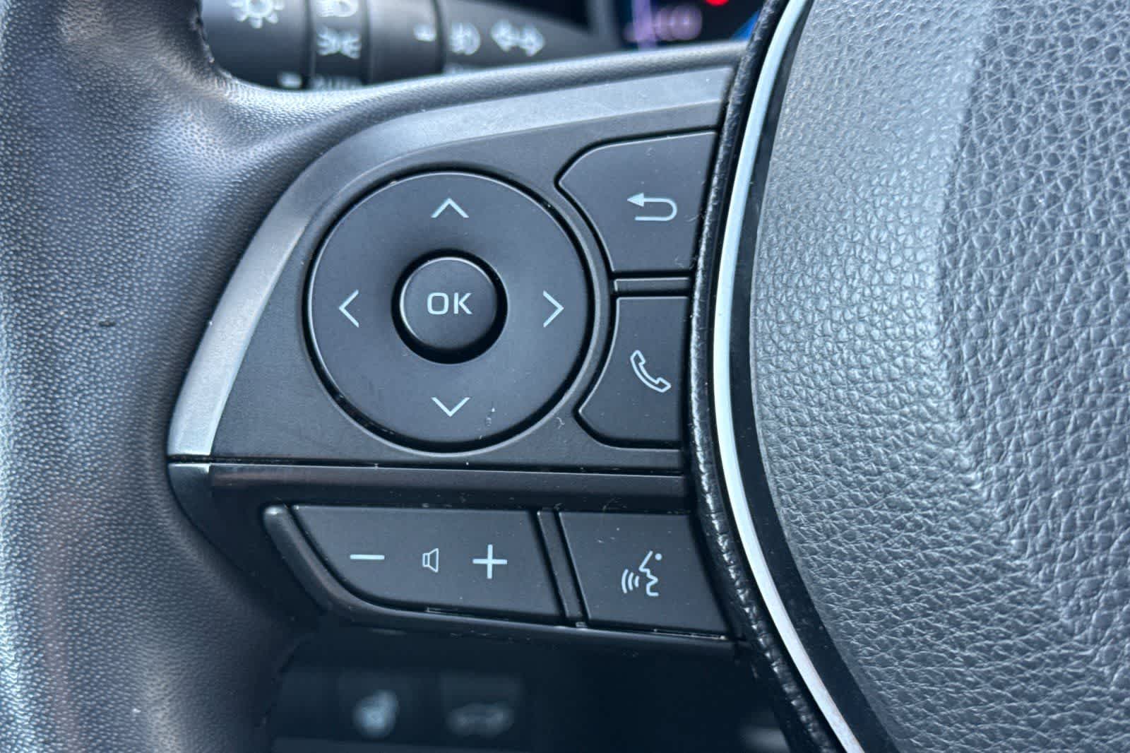 Thumbnail: 2020 Toyota RAV4 - 27