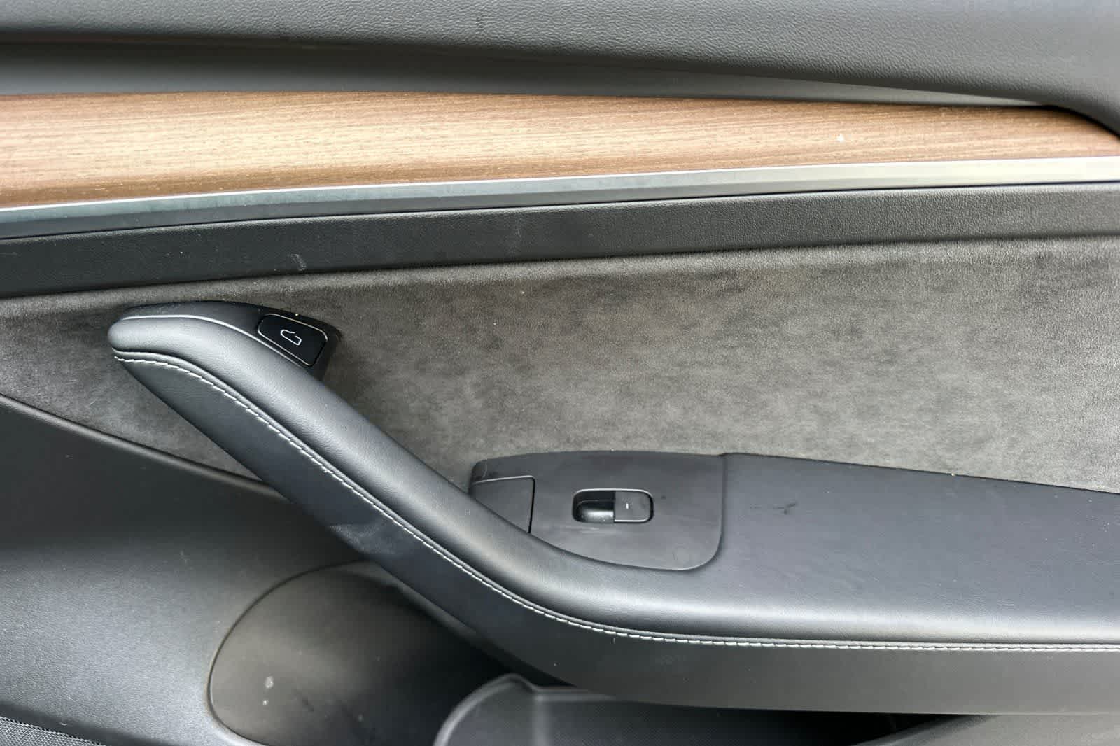 Thumbnail: 2021 Tesla Model 3 - 17