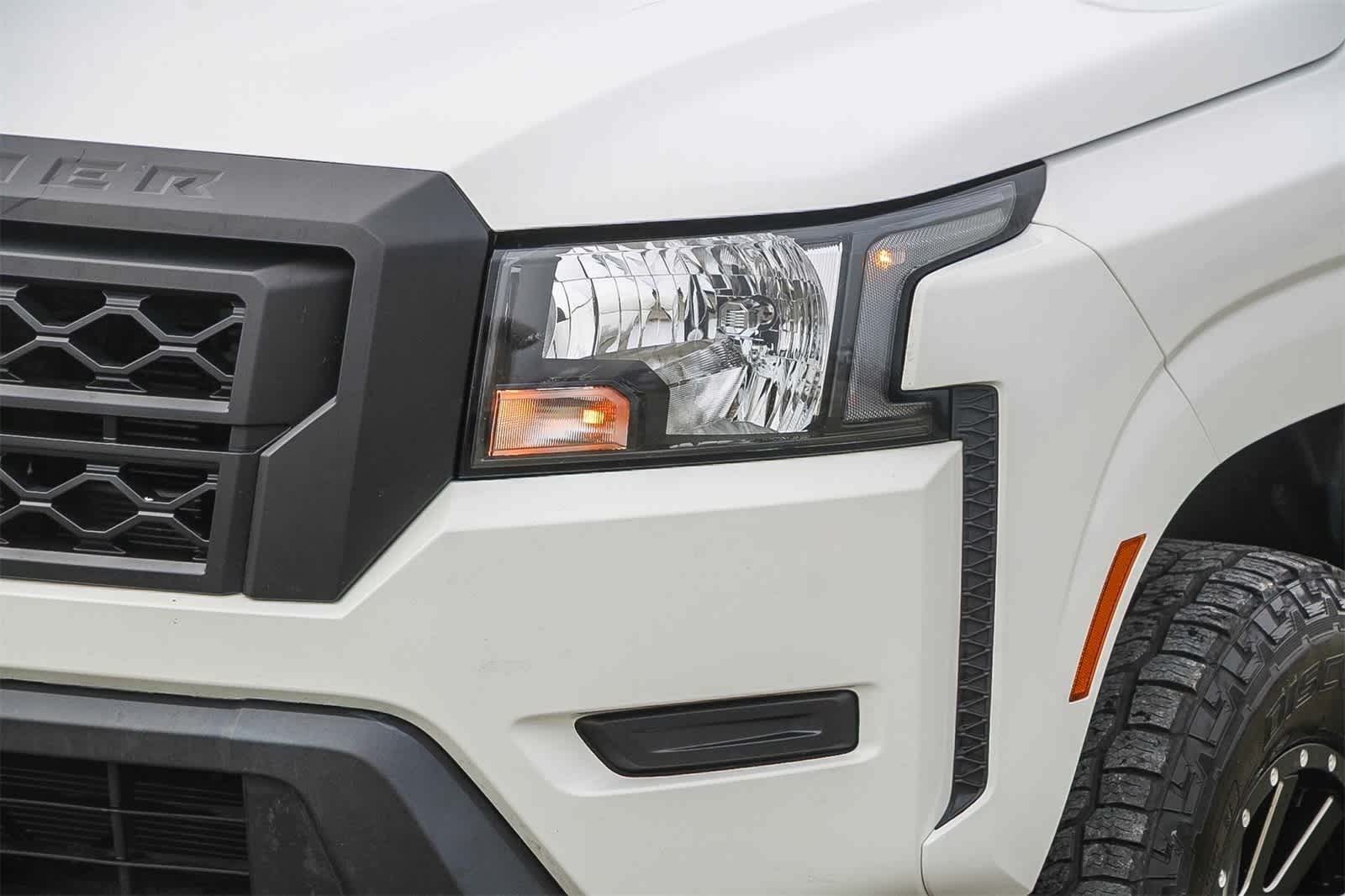 Thumbnail: 2022 Nissan Frontier - 21